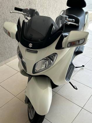 SUZUKI BURGMAN 650 